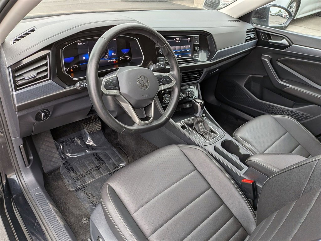 Used 2024 Volkswagen Jetta SE image 15