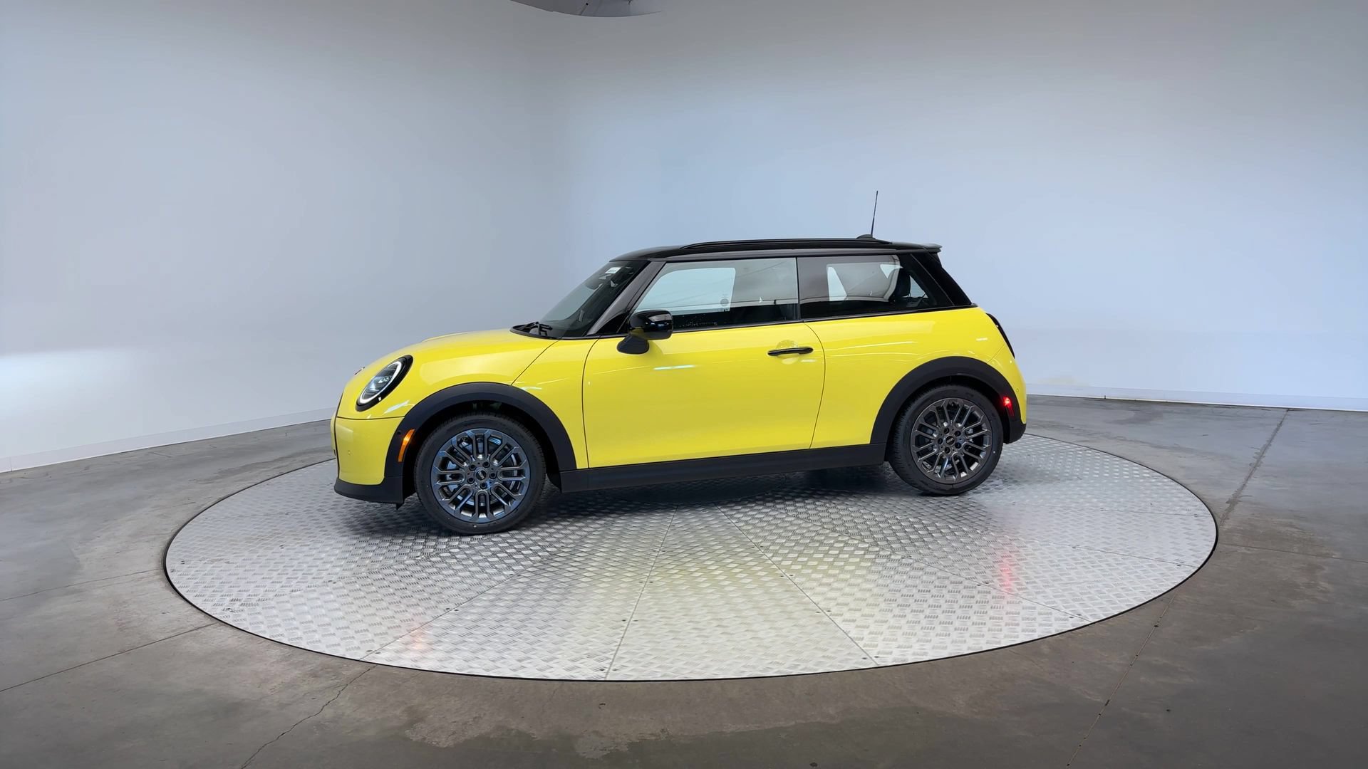 Used 2026 MINI Cooper S FWD image 7