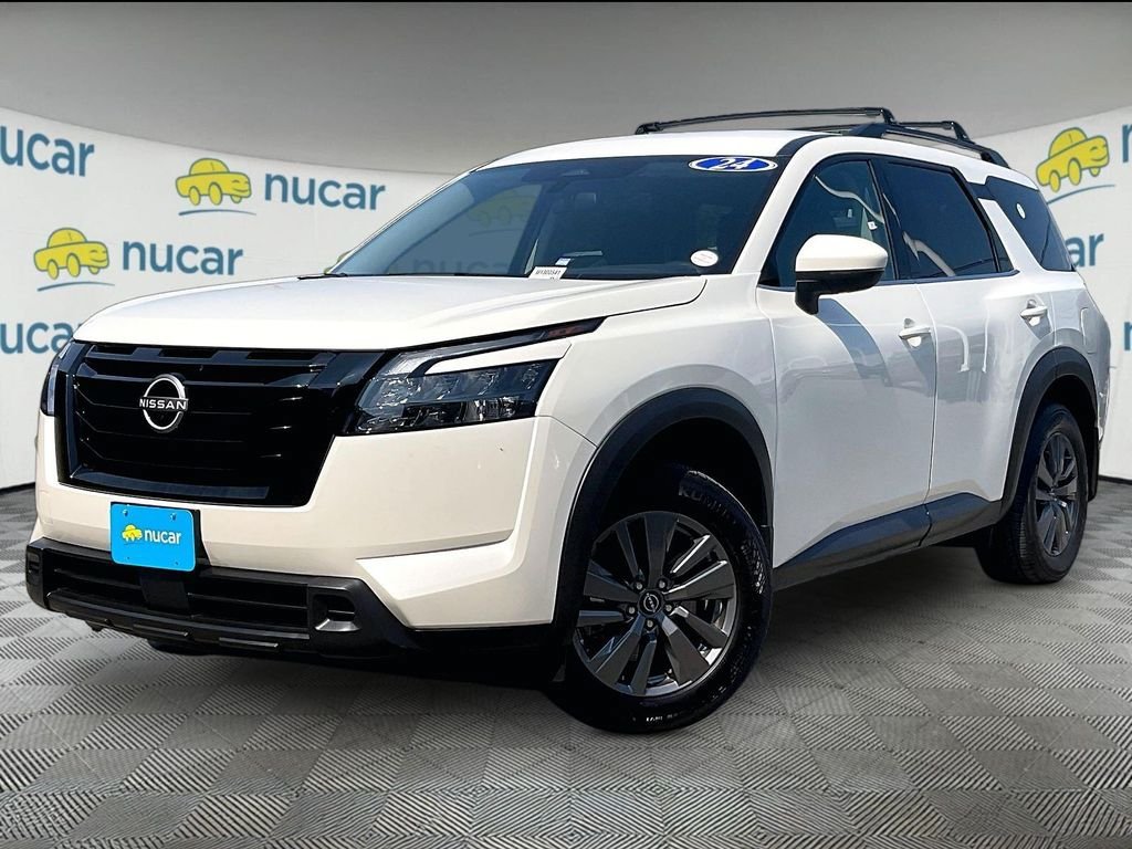 Used 2024 Nissan Pathfinder SV w/ Black Appearance Package AWD/4WD image 3