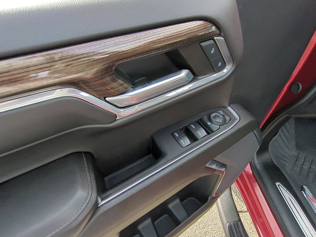 Certified 2024 Chevrolet Silverado 1500 RST AWD/4WD image 23