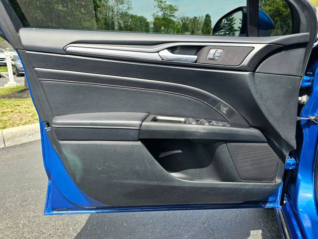 Used 2017 Ford Fusion Titanium FWD image 19