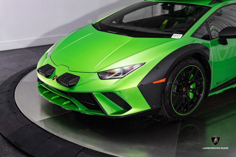 Used 2024 Lamborghini Huracan Sterrato image 11