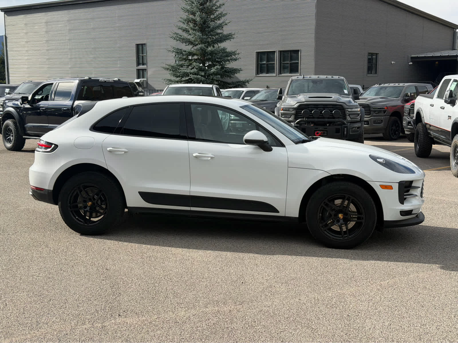 Used 2019 Porsche Macan AWD/4WD image 7