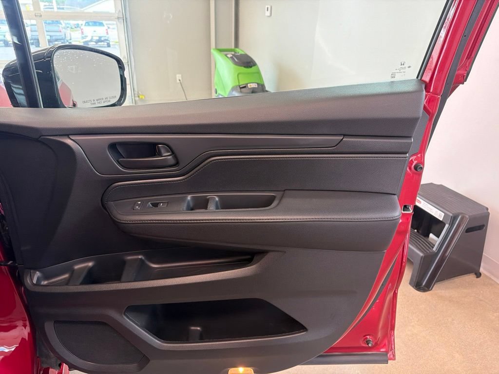 Used 2025 Honda Odyssey Sport-L image 79