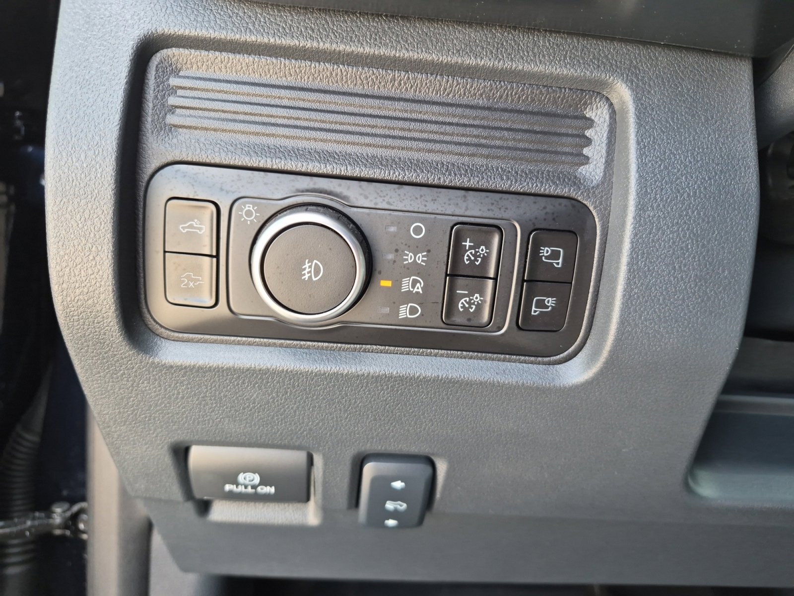 Used 2025 Ford F250 Lariat w/ Chrome Package image 27