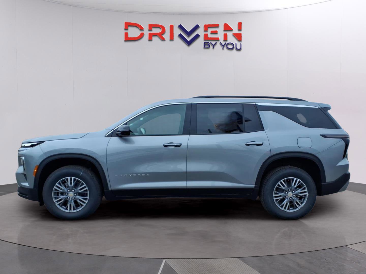 New 2026 Chevrolet Traverse LT image 2