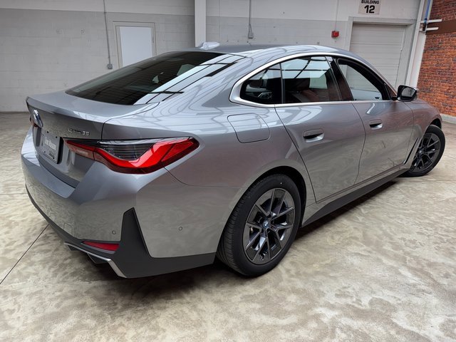 Used 2023 BMW i4 eDrive35 w/ Premium Package image 5