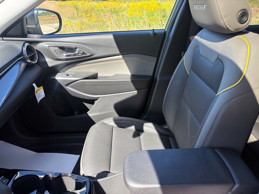 New 2026 Chevrolet Trax ACTIV w/ Sunroof Package FWD image 16