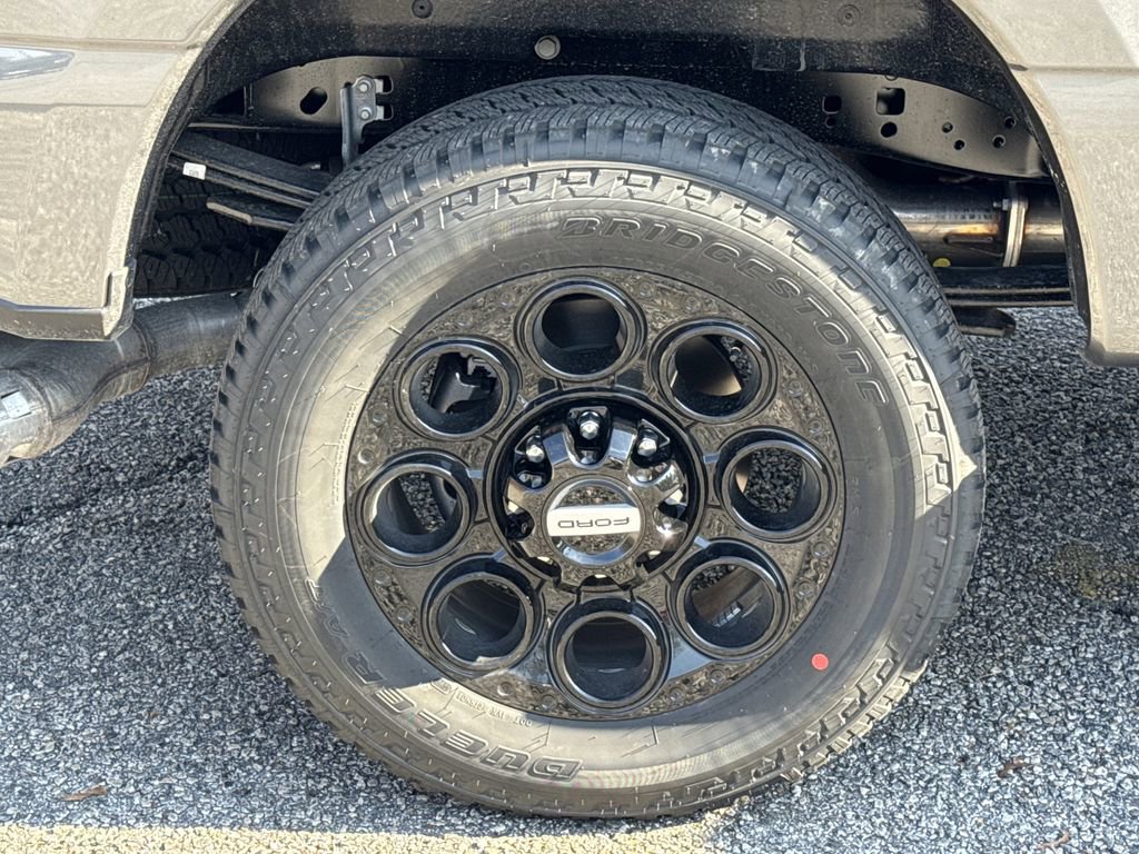 New 2026 Ford F250 Lariat w/ Black Appearance Package image 17