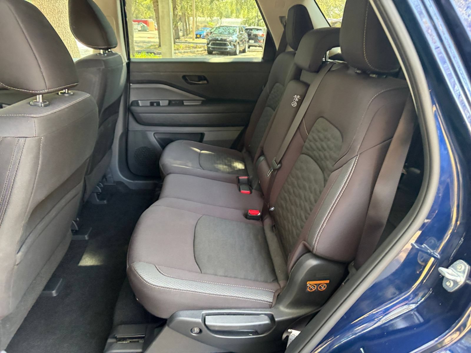 Used 2025 Nissan Pathfinder SV FWD image 39