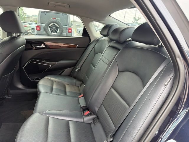Used 2017 Kia Cadenza Premium FWD image 22