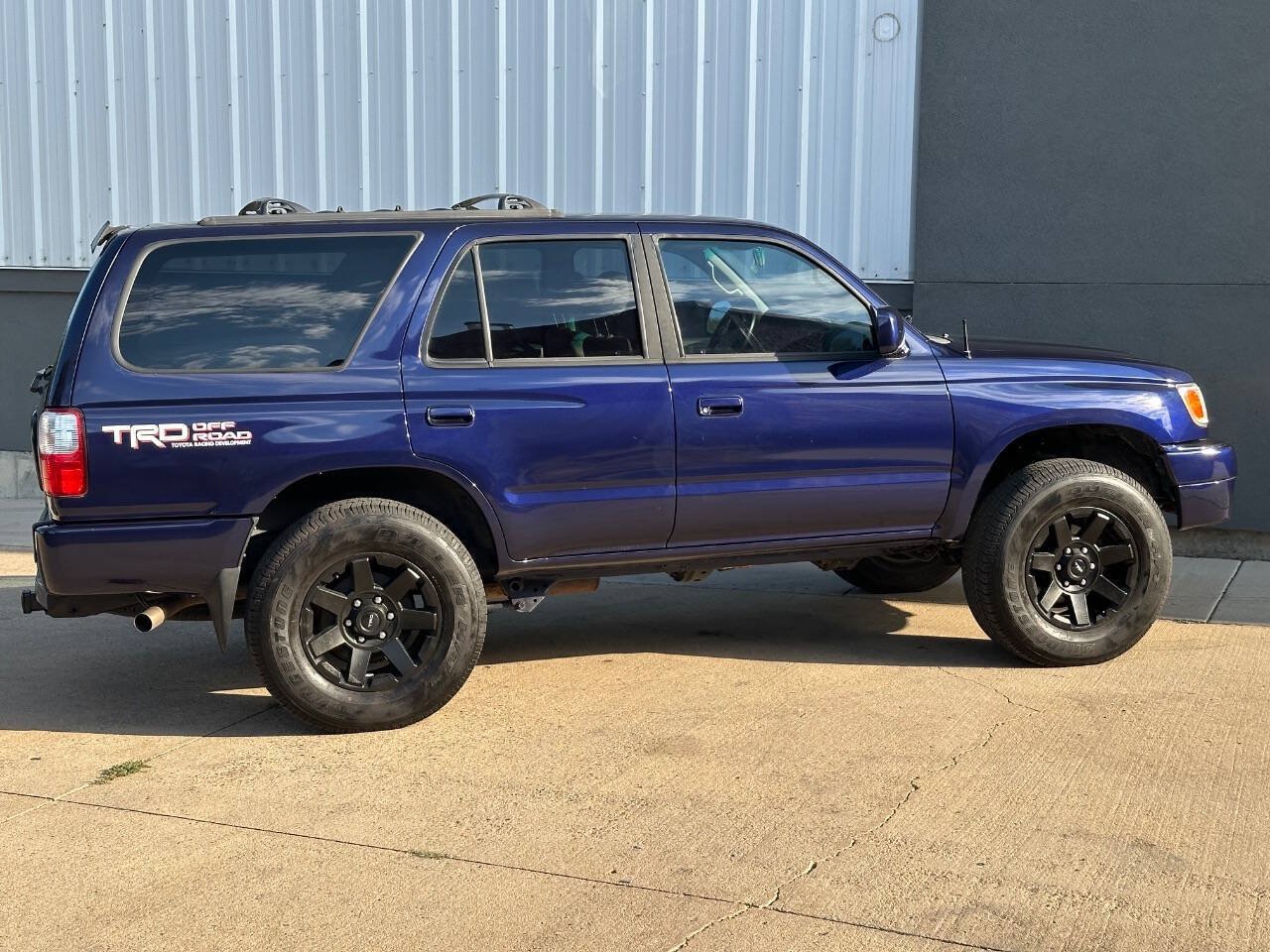 Used 2001 Toyota 4Runner SR5 w/ Upgrade Value Pkg 3 AWD/4WD image 23