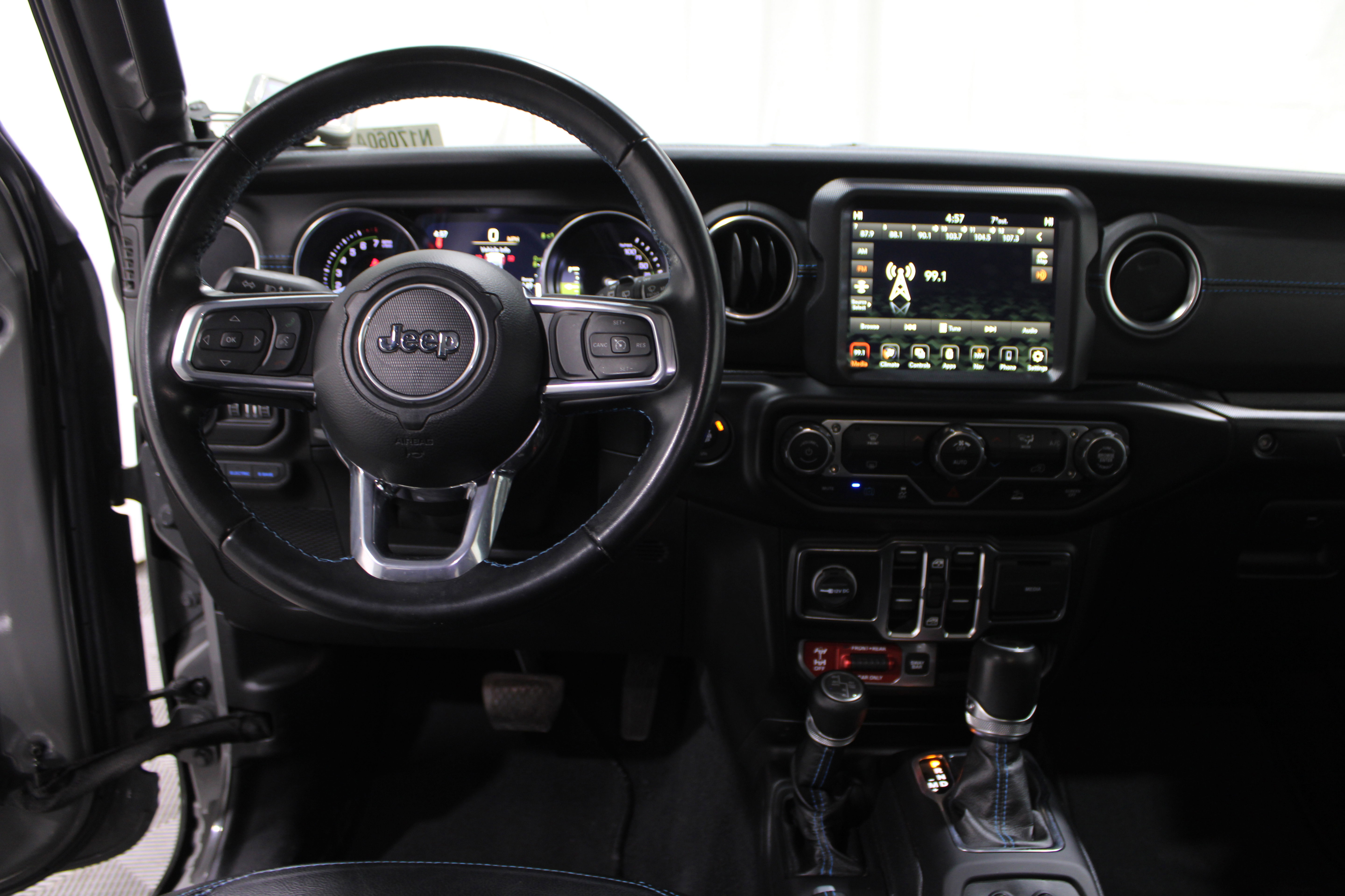 Used 2021 Jeep Wrangler Unlimited Rubicon 4xe image 2