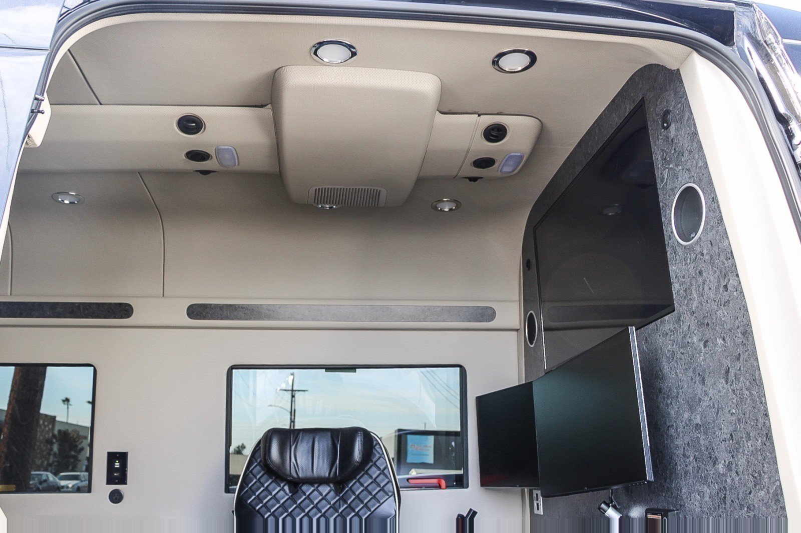 Used 2017 Mercedes-Benz Sprinter 3500 image 35