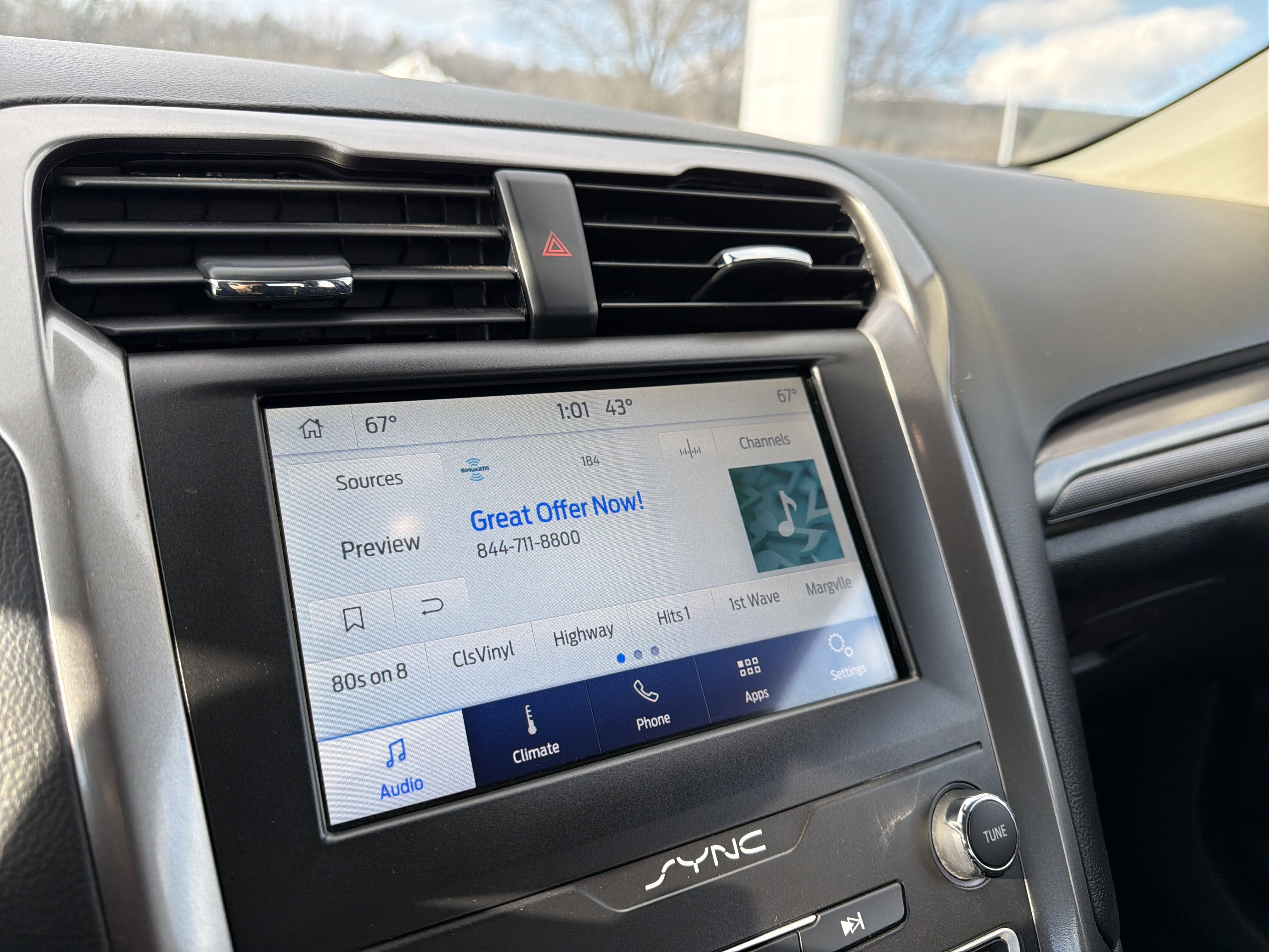 Used 2019 Ford Fusion SE image 18