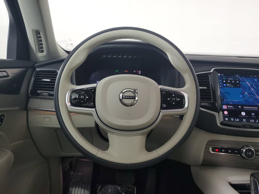 Certified 2025 Volvo XC90 B5 Plus w/ Protection Package AWD/4WD image 17