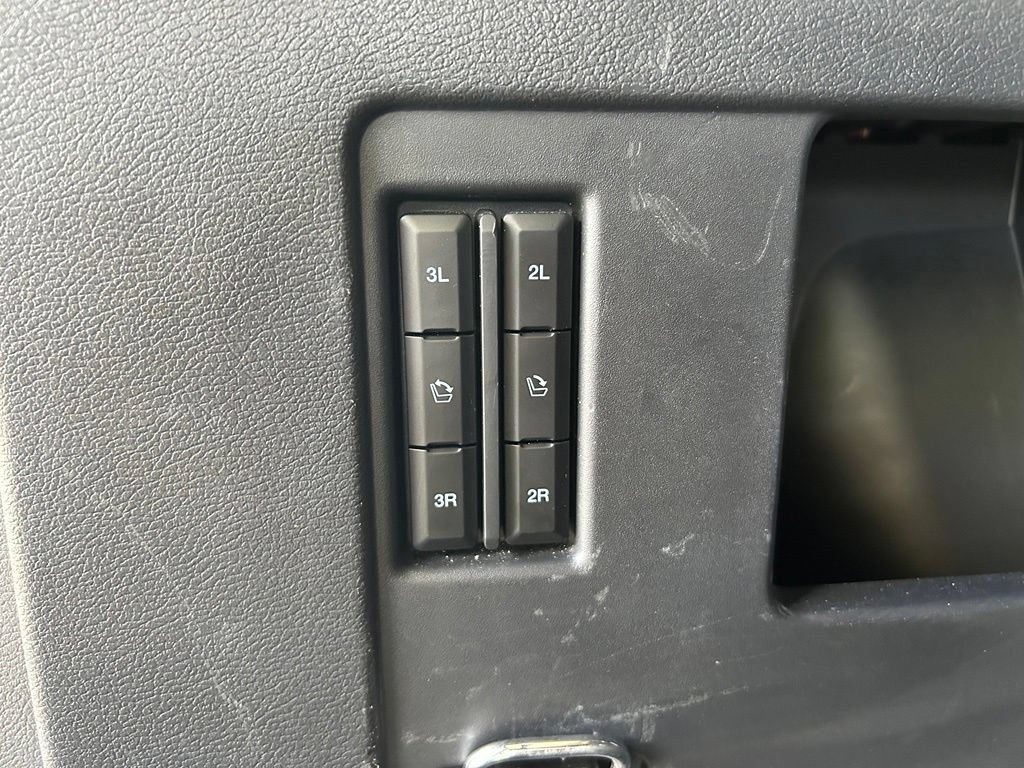 Used 2024 Ford Expedition XLT AWD/4WD image 37