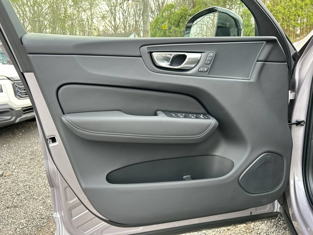 New 2026 Volvo XC60 B5 Plus w/ Protection Package Premier AWD/4WD image 9