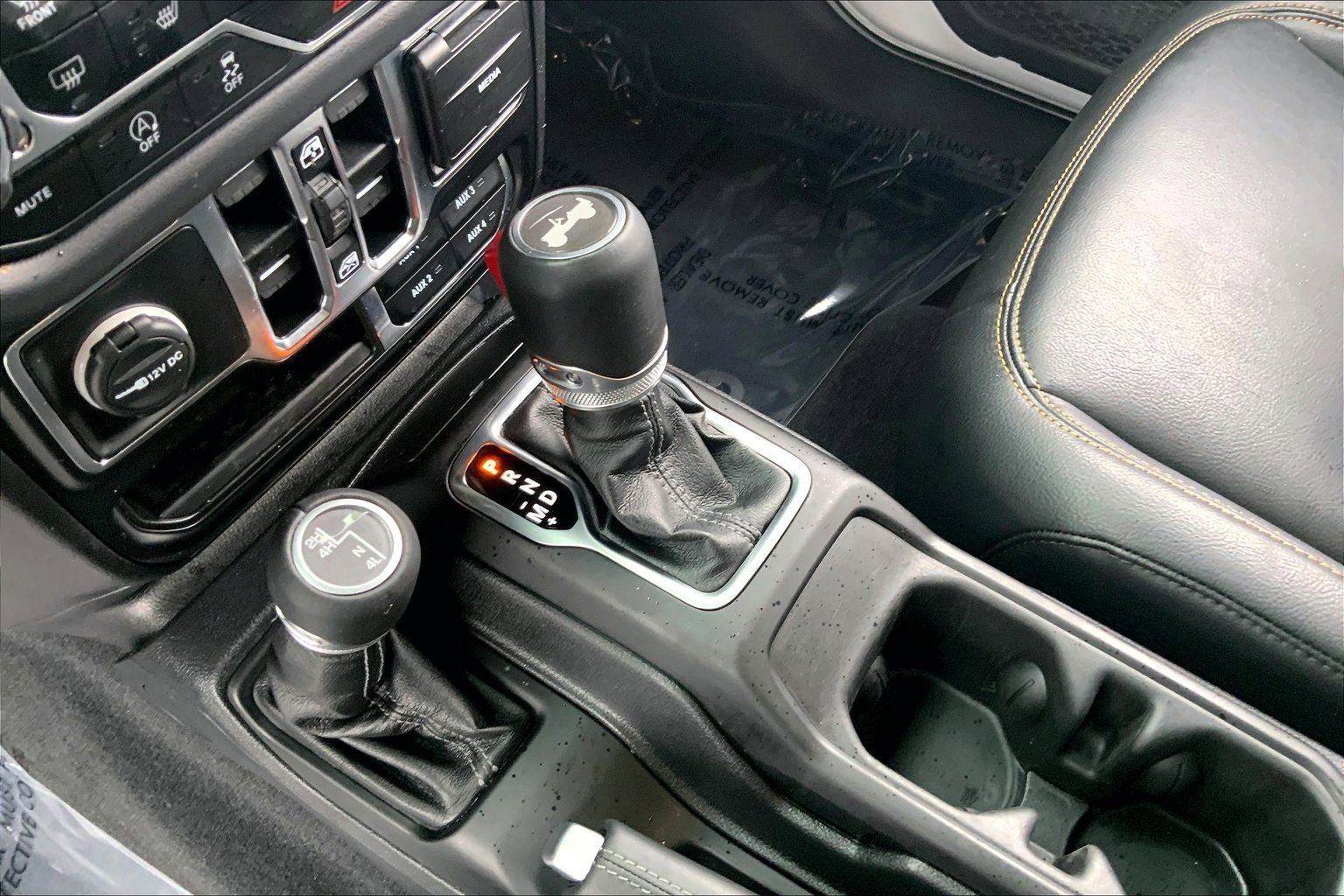 Certified 2025 Jeep Wrangler Sahara image 15