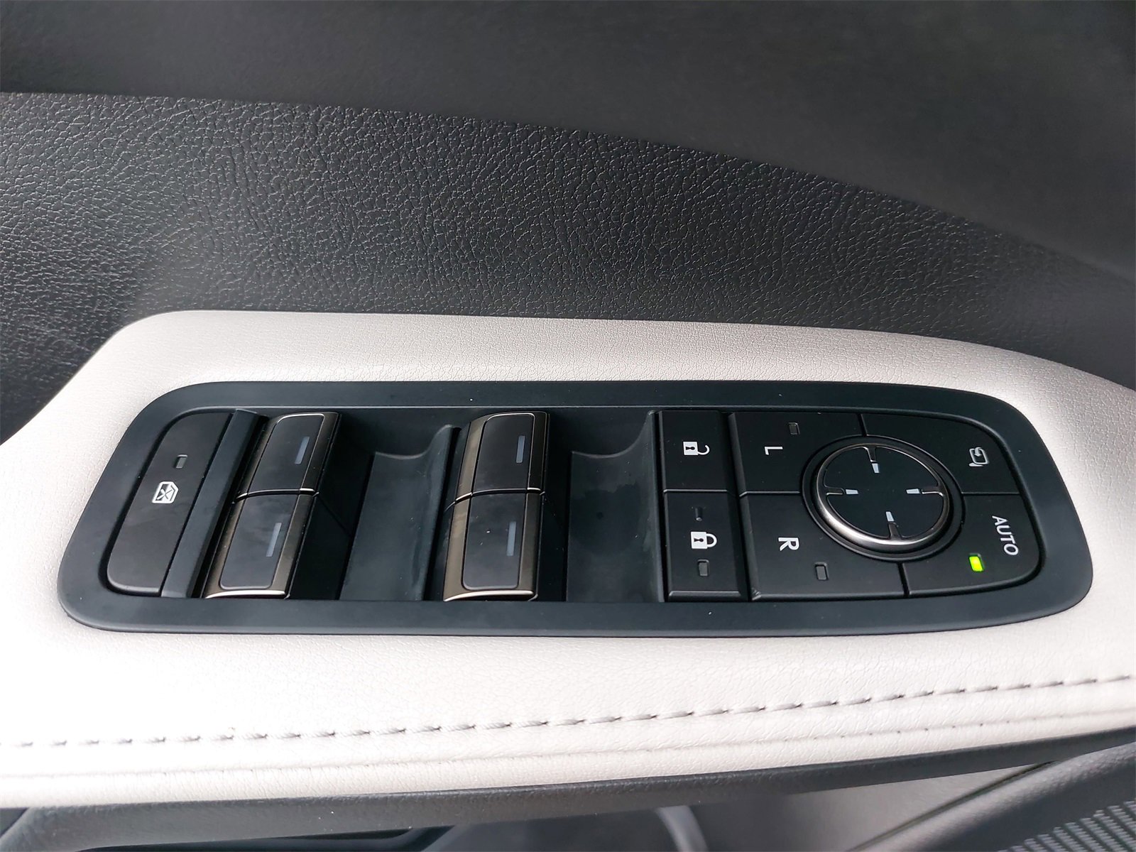 Used 2024 Lexus RX 350h image 32