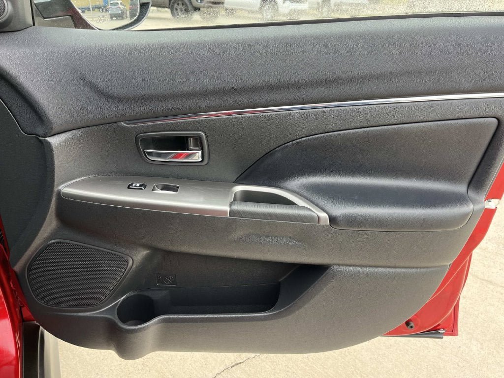 Used 2024 Mitsubishi Outlander Sport SE AWD/4WD image 23