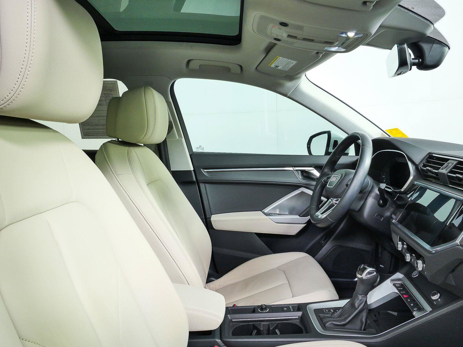 Used 2020 Audi Q3 2.0T Prestige AWD/4WD image 21