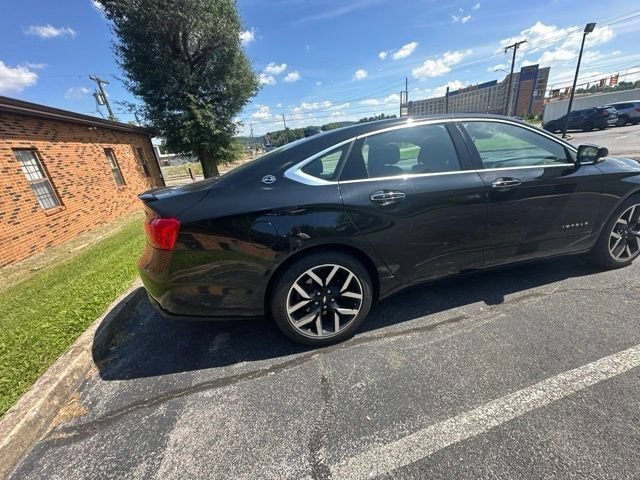 Used 2017 Chevrolet Impala Premier FWD image 24
