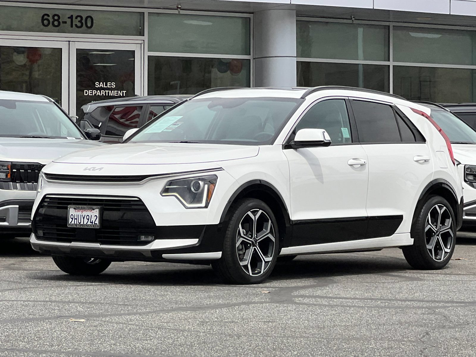 Used 2023 Kia Niro EX Touring FWD image 7