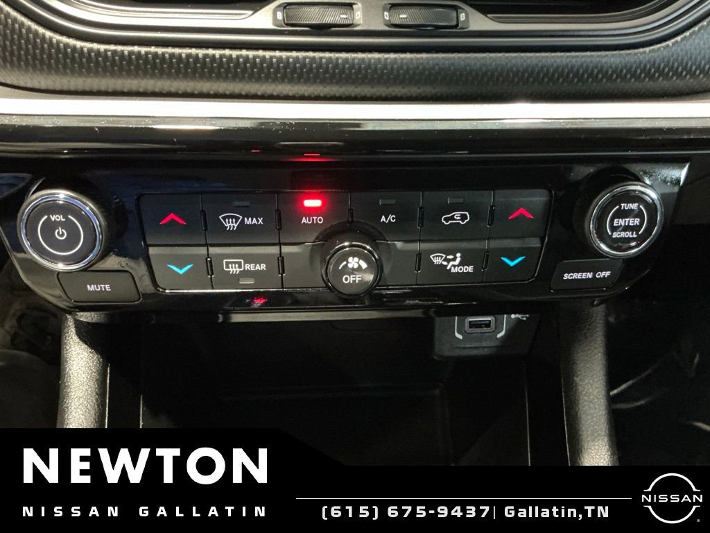Used 2022 Jeep Compass Trailhawk w/ Trailhawk Convenience Group AWD/4WD image 25