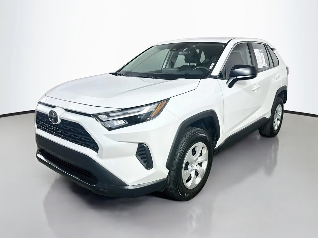 Used 2024 Toyota RAV4 LE FWD video 3