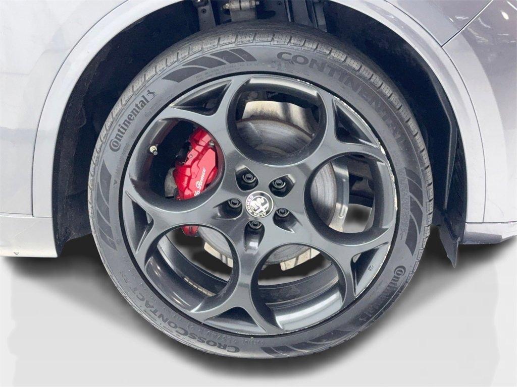 Used 2022 Alfa Romeo Stelvio Veloce image 54