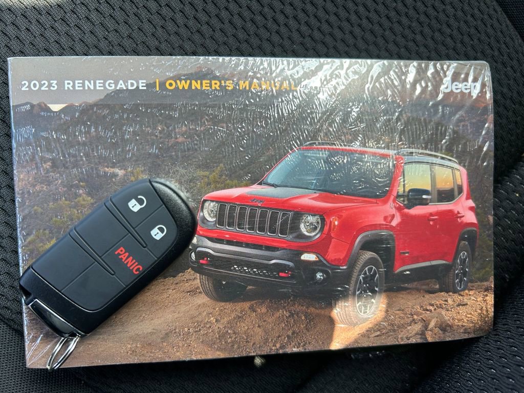 Used 2023 Jeep Renegade Latitude w/ Premium Group AWD/4WD image 22