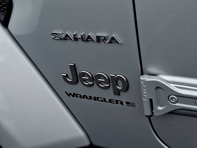 Certified 2024 Jeep Wrangler Unlimited Sahara w/ Technology Group AWD/4WD image 35
