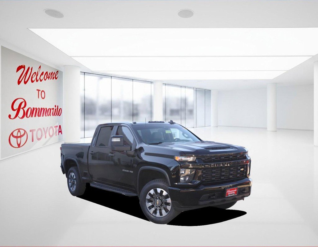 Used 2021 Chevrolet Silverado 2500 Custom w/ Custom Value Package image 2