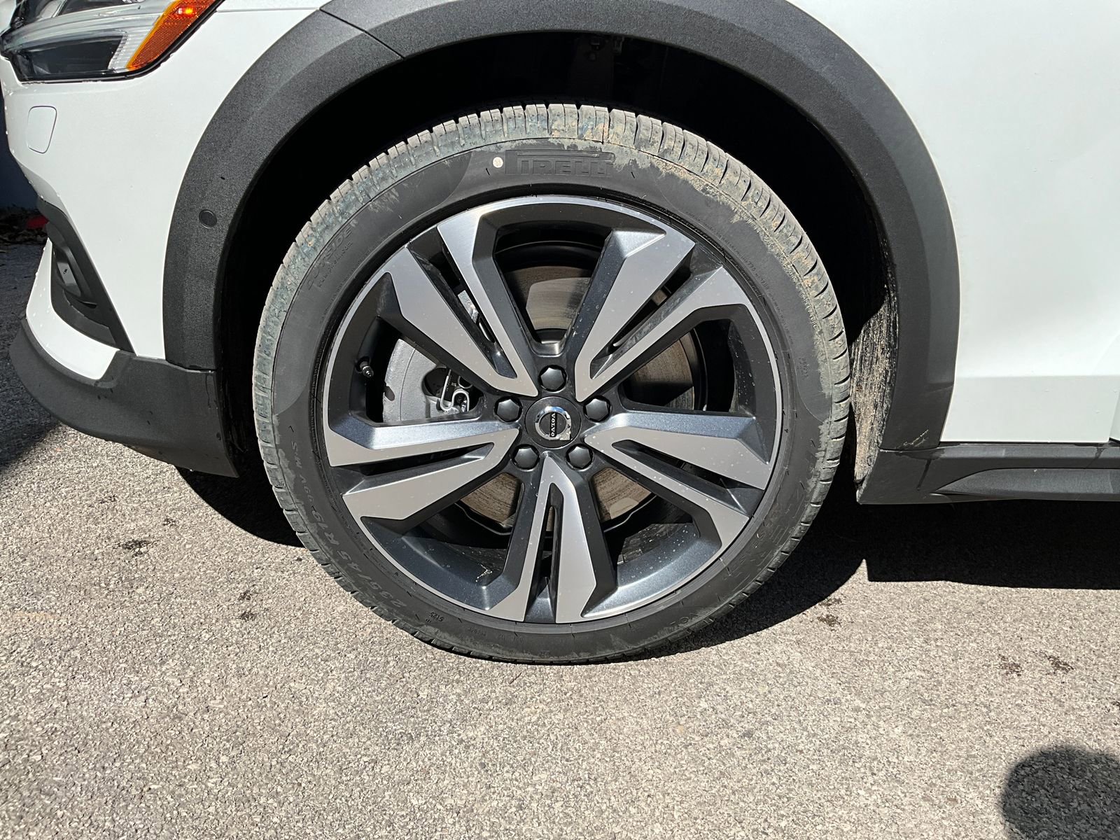 New 2026 Volvo V60 B5 Cross Country Plus w/ Climate Package image 32