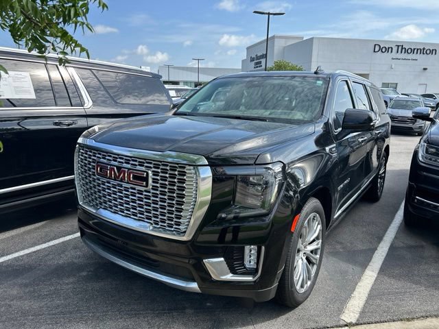 Used 2023 GMC Yukon XL Denali w/ Denali Reserve Package AWD/4WD image 2
