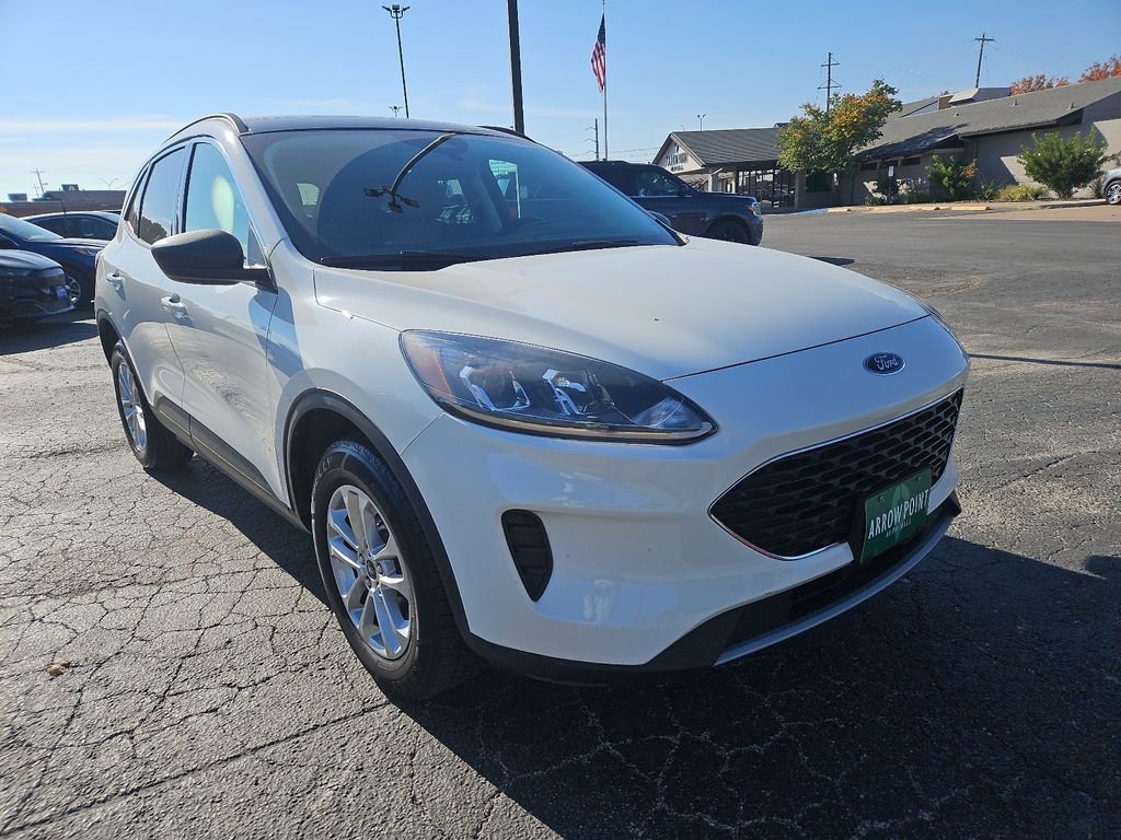 Used 2022 Ford Escape SE w/ Cold Weather Package video 2