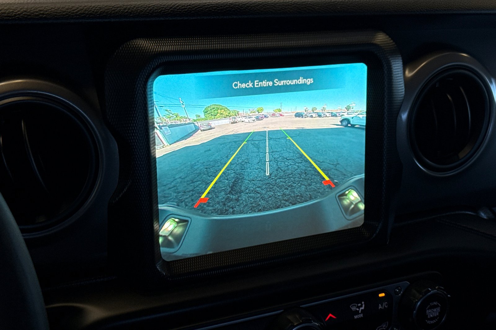 Used 2022 Jeep Gladiator Sport AWD/4WD image 19
