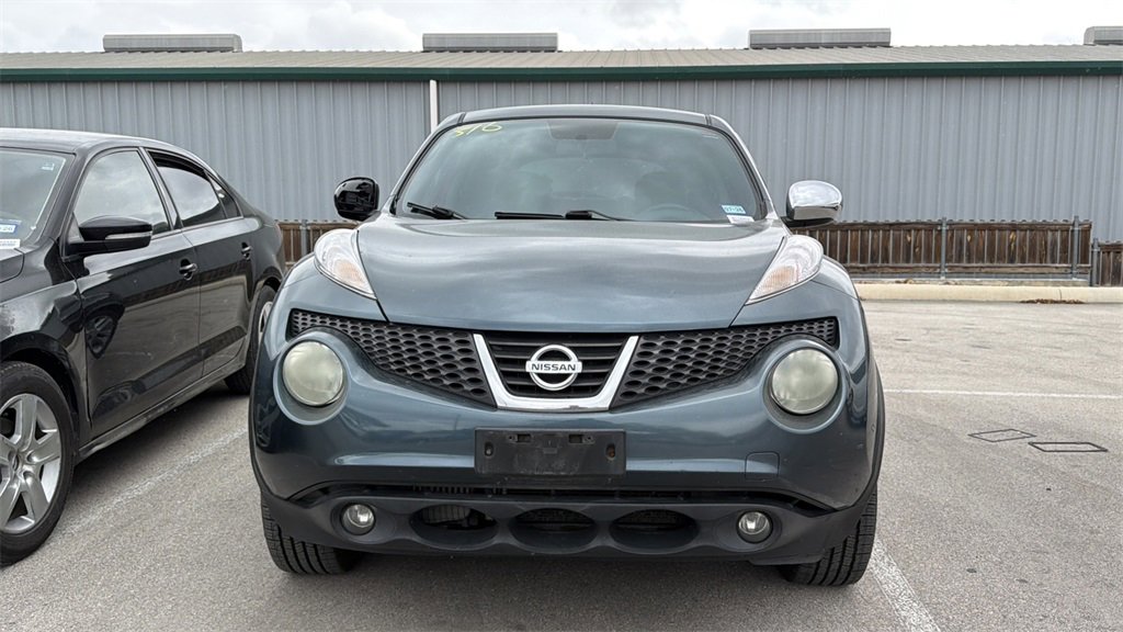 Used 2011 Nissan Juke SL w/ Chrome Pkg image 2