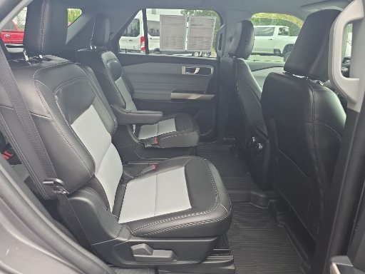 Certified 2023 Ford Explorer XLT w/ Equipment Group 202A RWD image 22