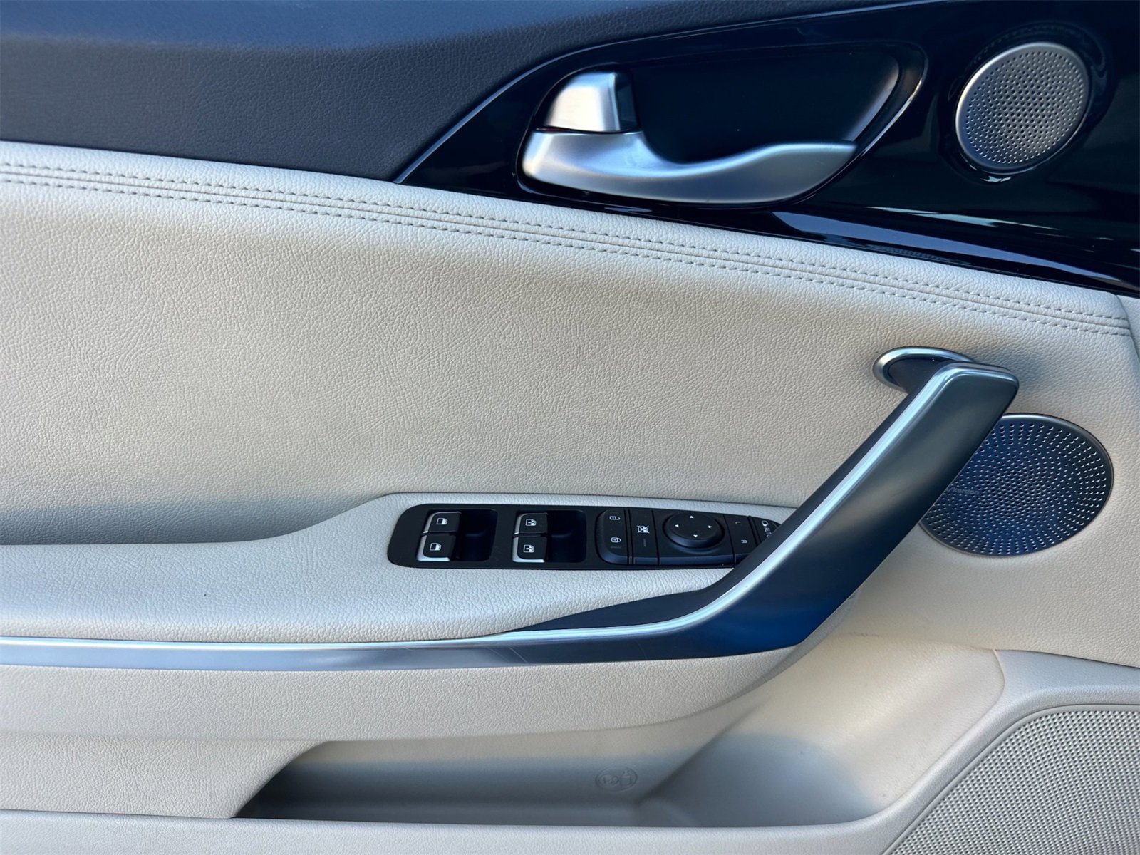 Used 2023 Kia Stinger GT-Line w/ Sun & Sound Package image 11