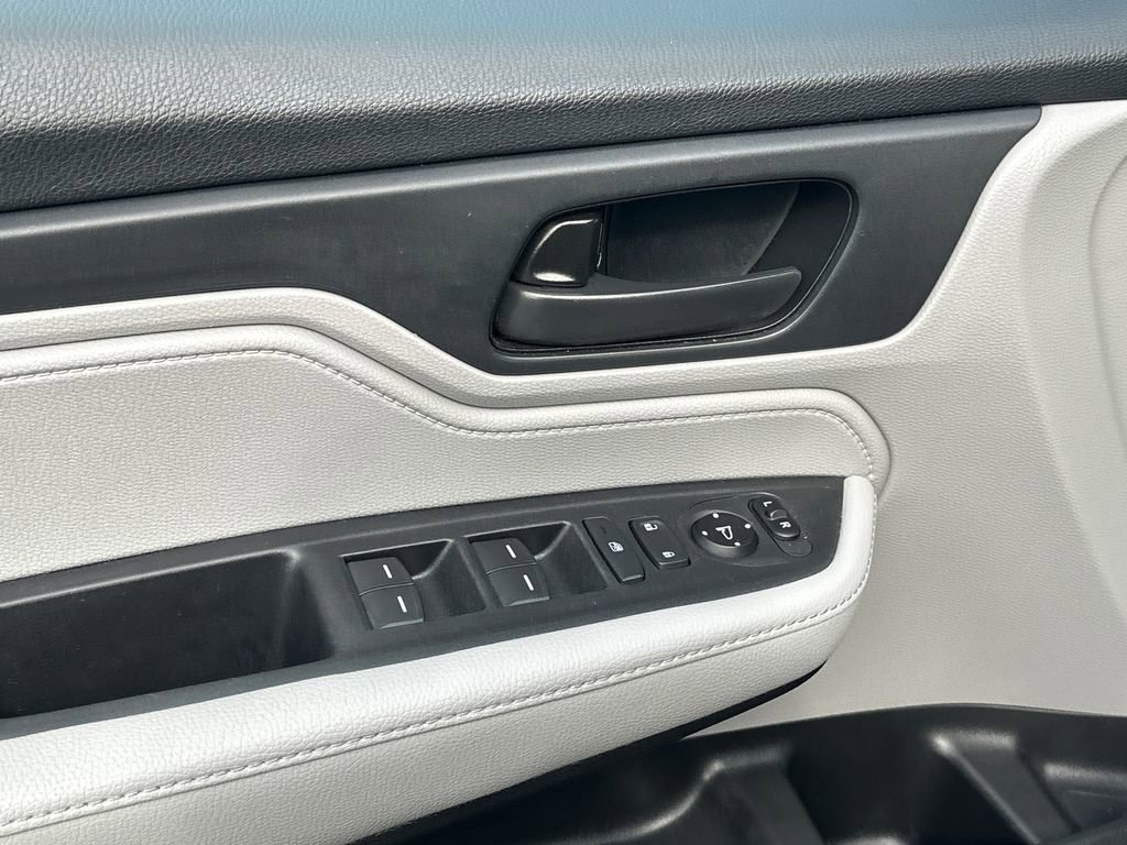 Used 2019 Honda Odyssey EX image 16