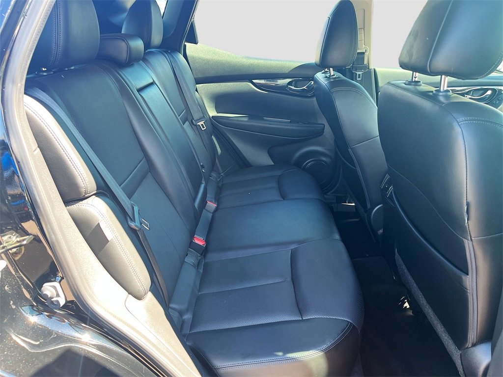 Used 2022 Nissan Rogue Sport SL w/ Premium Package image 25