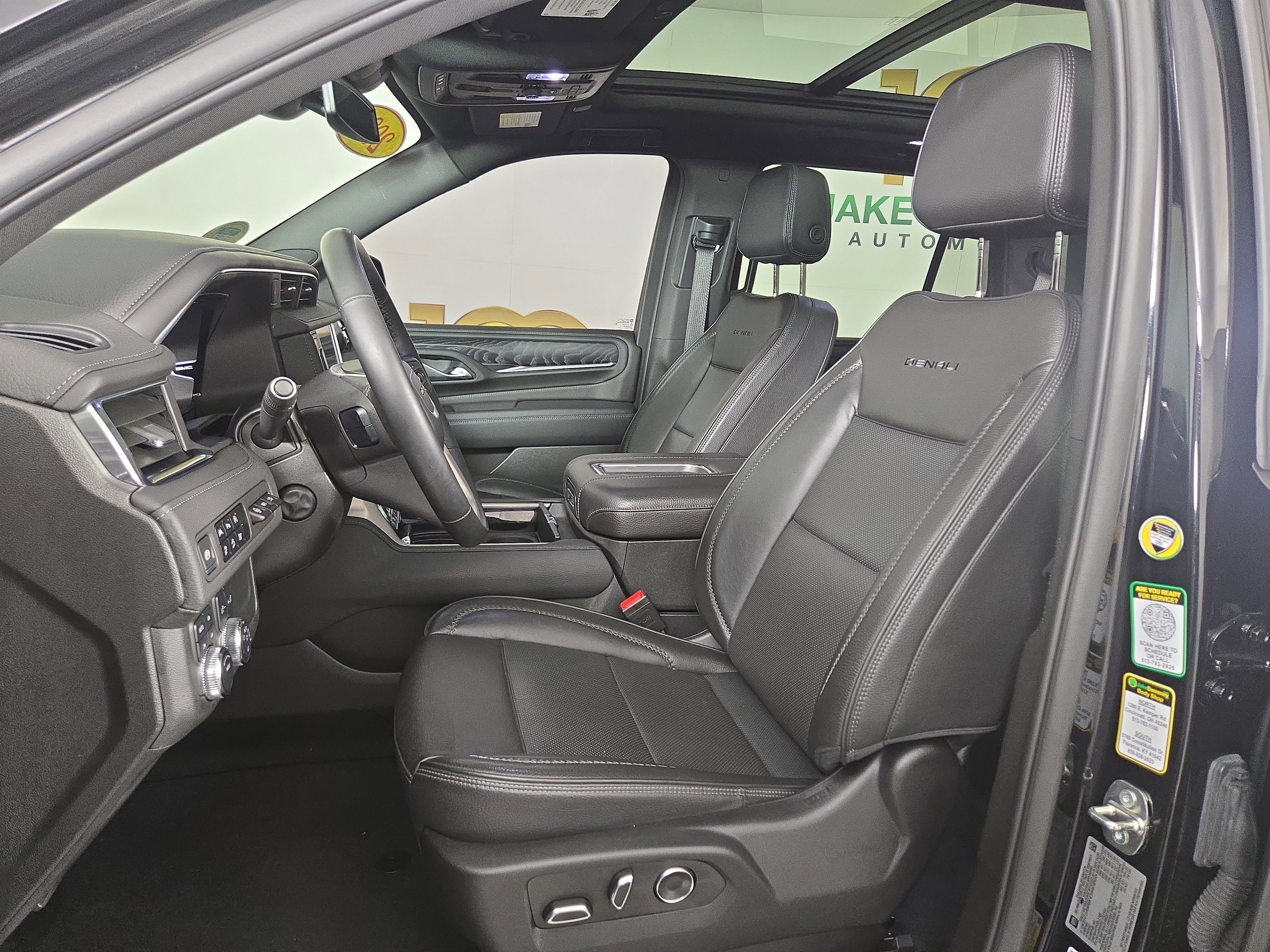 Used 2024 GMC Yukon Denali image 11