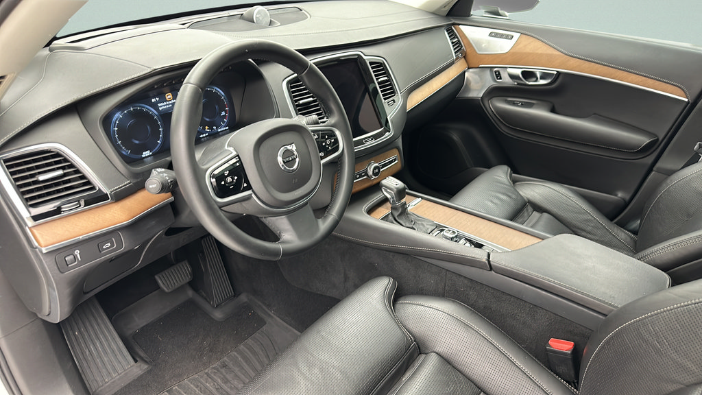Used 2017 Volvo XC90 T6 Inscription w/ Vision Package AWD/4WD image 12