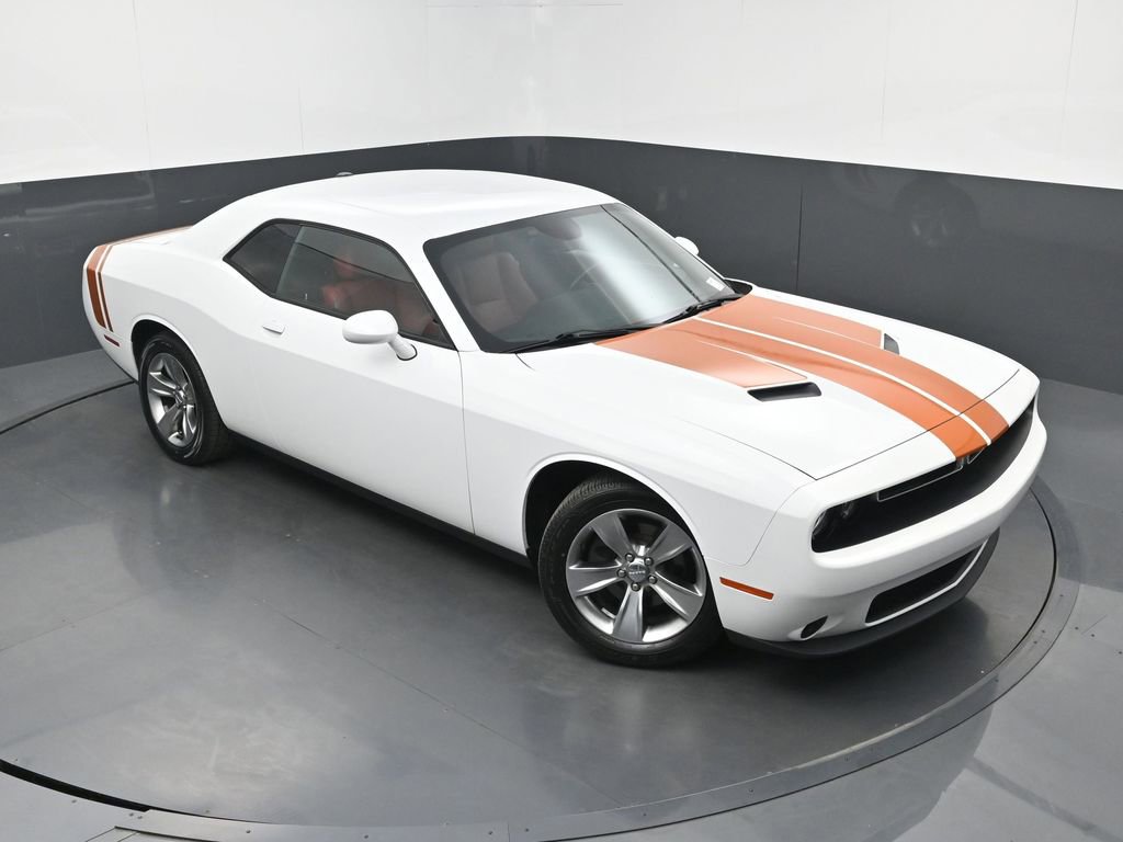 Used 2016 Dodge Challenger SXT image 26