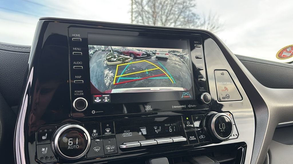 Used 2020 Toyota Highlander Limited image 22