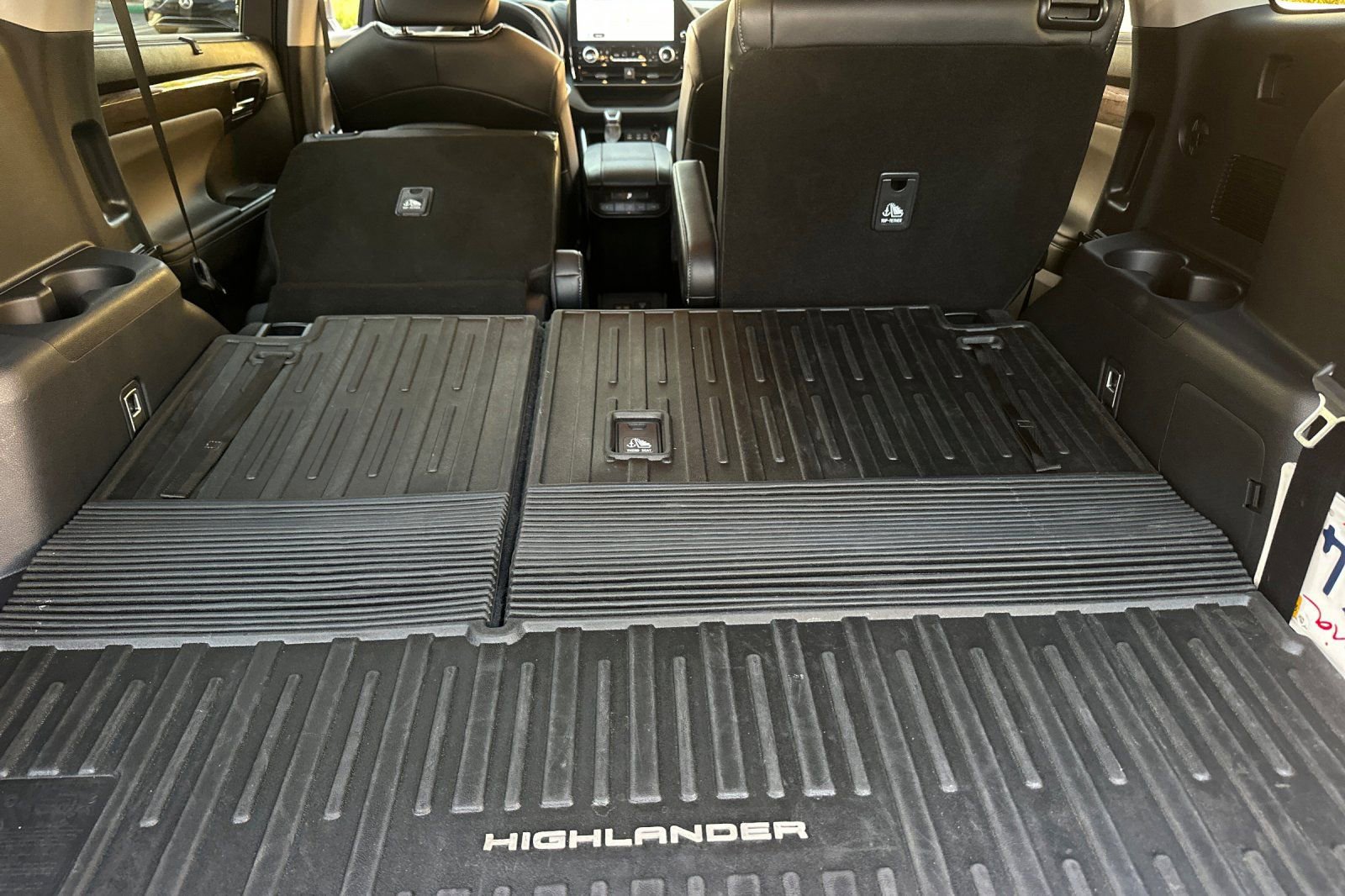 Used 2024 Toyota Highlander Limited image 35