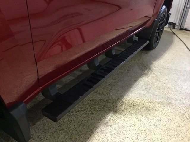 Used 2024 Chevrolet Colorado Z71 w/ Z71 Convenience Package 2 image 11