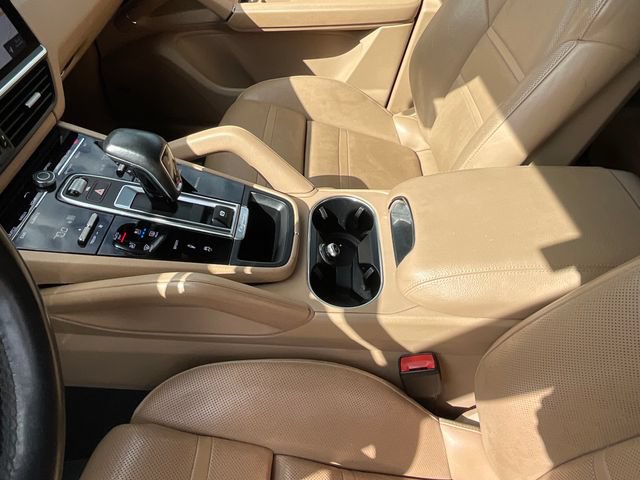 Used 2019 Porsche Cayenne S AWD/4WD image 23
